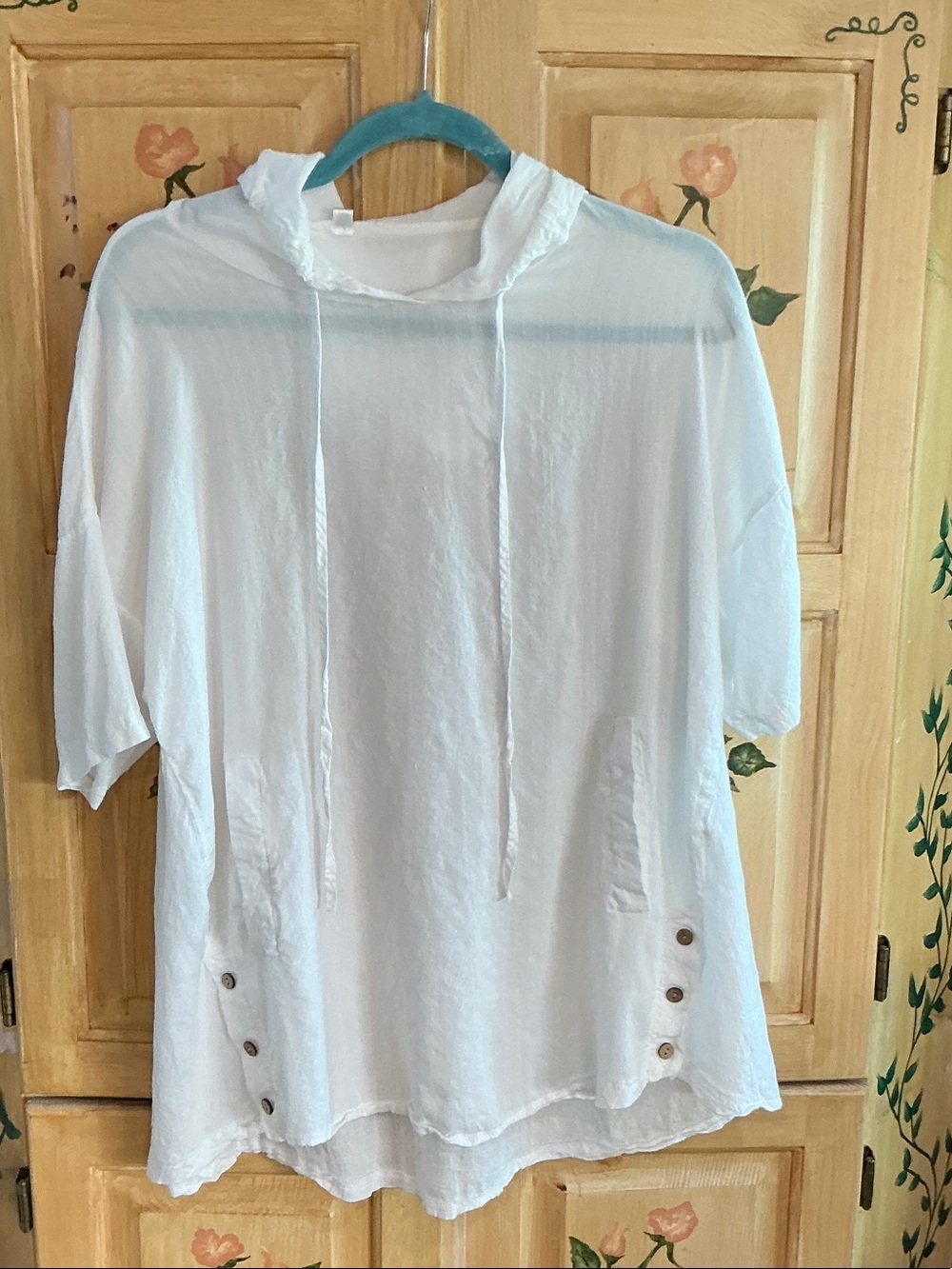 Cool white lightweight rayon shirt with hood and two pockets! Size 2XL